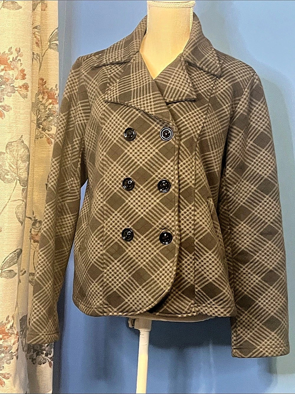 Cato Plaid Cotton-Blend Jacket in Gray & Black, Medium